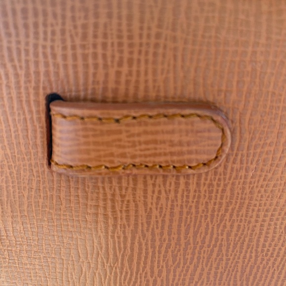 Biscuter Barcelona Leather Handbag - Picture 15 of 16